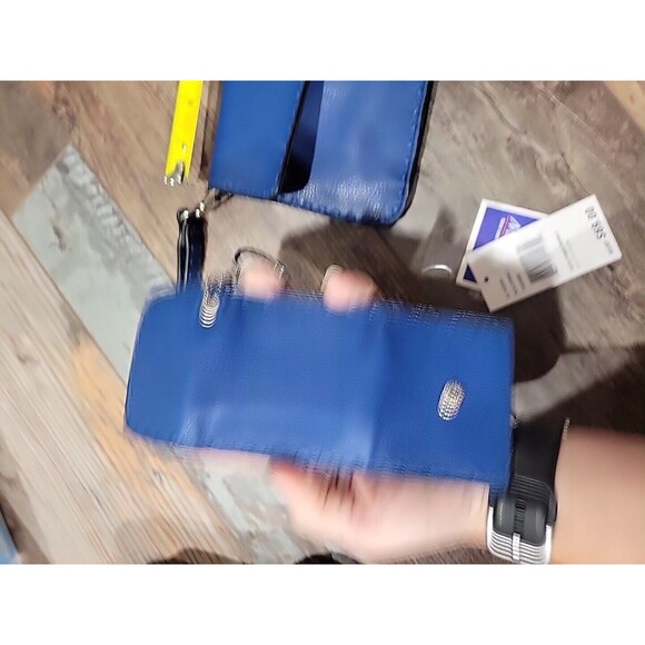 Women's 9 Nine West Royal Blue Wristlet And Photo Key Chain - $70 MSRP - Picture 4 of 10